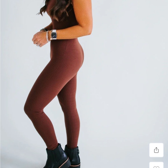 Elegant Brown Sleeveless Jumpsuit - Picture 2 of 4